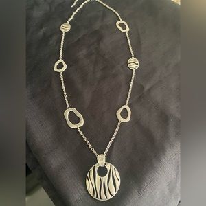 Trendy Silver necklace with slide